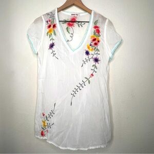 Johnny Was Floral Embroidered V-neck Top, size XS